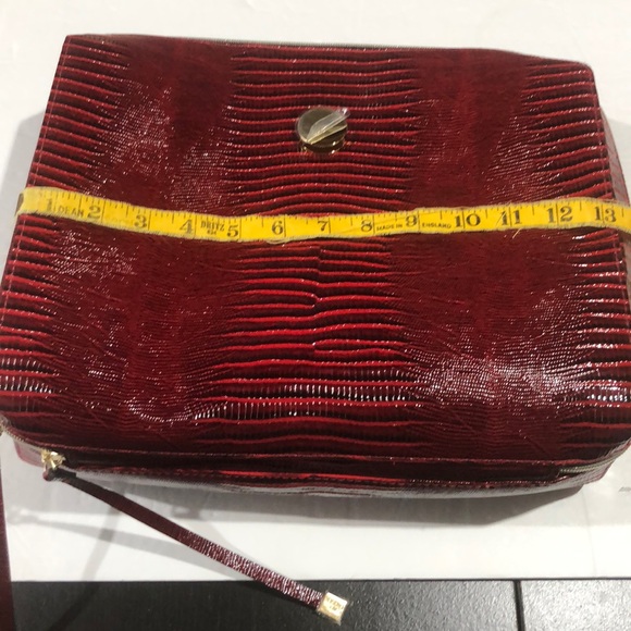 Estée Lauder red travel bag - Picture 9 of 10